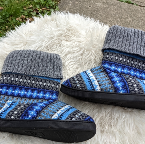 NWOT Isotoner Aztec Print Tall Slippers Size 6-7
